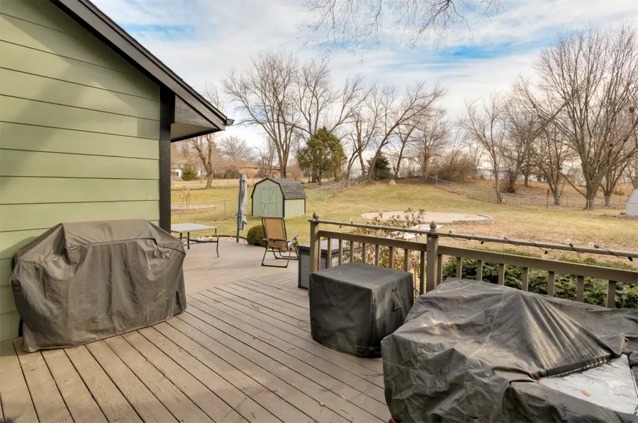 9328 Parkside Lane, Urbandale, IA 50322 - Image #3