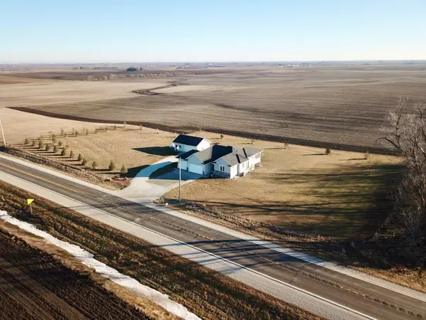 17914 N Avenue, Minburn, IA 50167