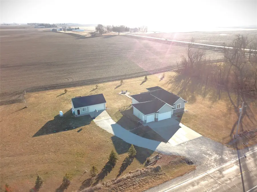 17914 N Avenue, Minburn, IA 50167 - Image #3