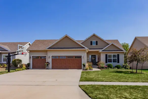 2115 SE Crabapple Court, Waukee, IA 50263