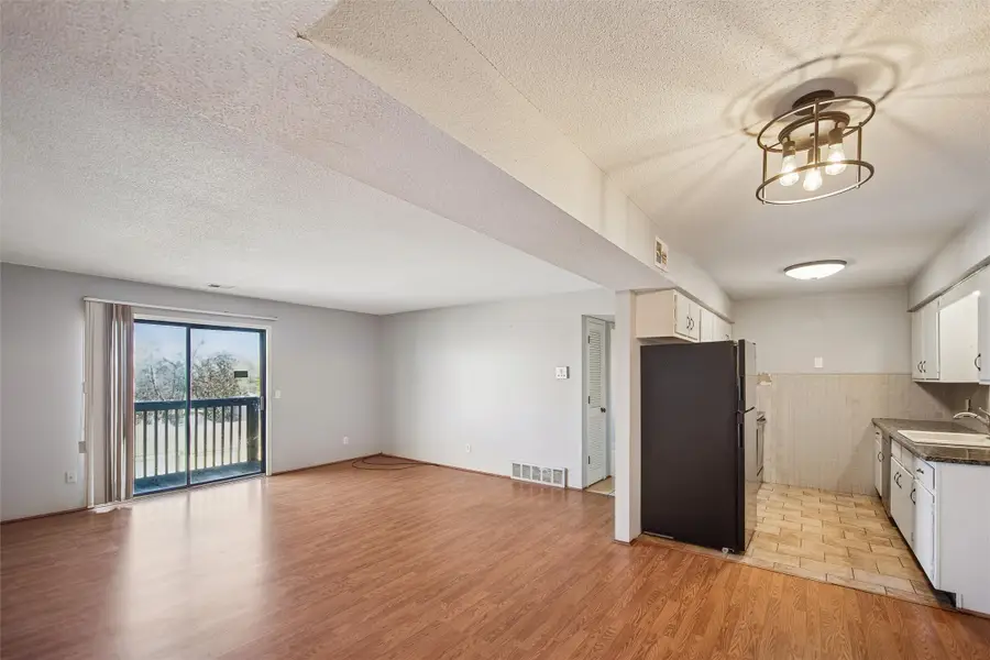 9523 University Avenue #9, Clive, IA 50325 - Image #2