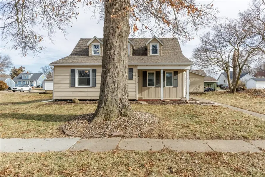 1114 Marion Avenue, Pella, IA 50219 - Image #2