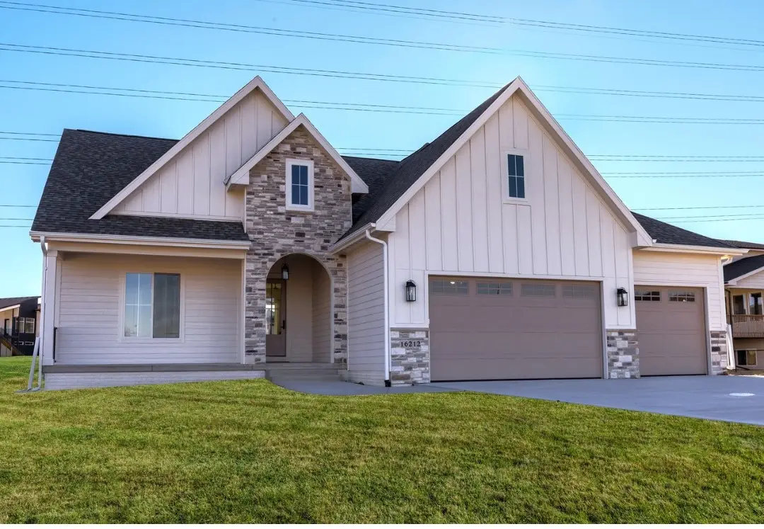 16212 Ironwood Lane, Urbandale, IA 50323 - Image #1