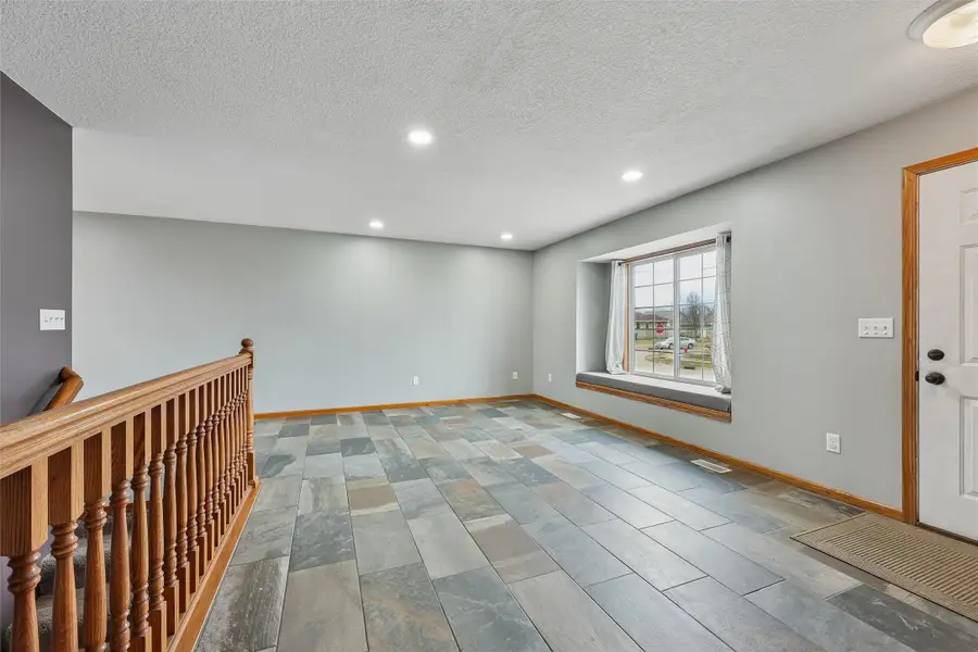 401 NE Mandy Avenue, Elkhart, IA 50073 - Image #2