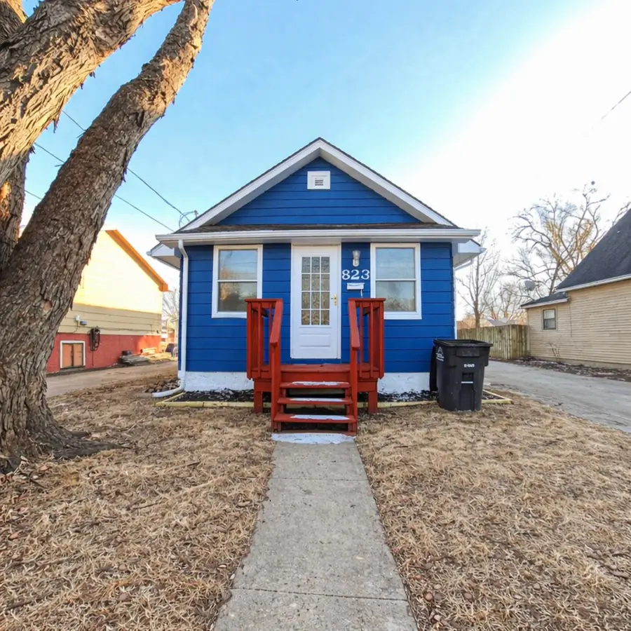 823 E 23rd Court, Des Moines, IA 50317 - Image #2