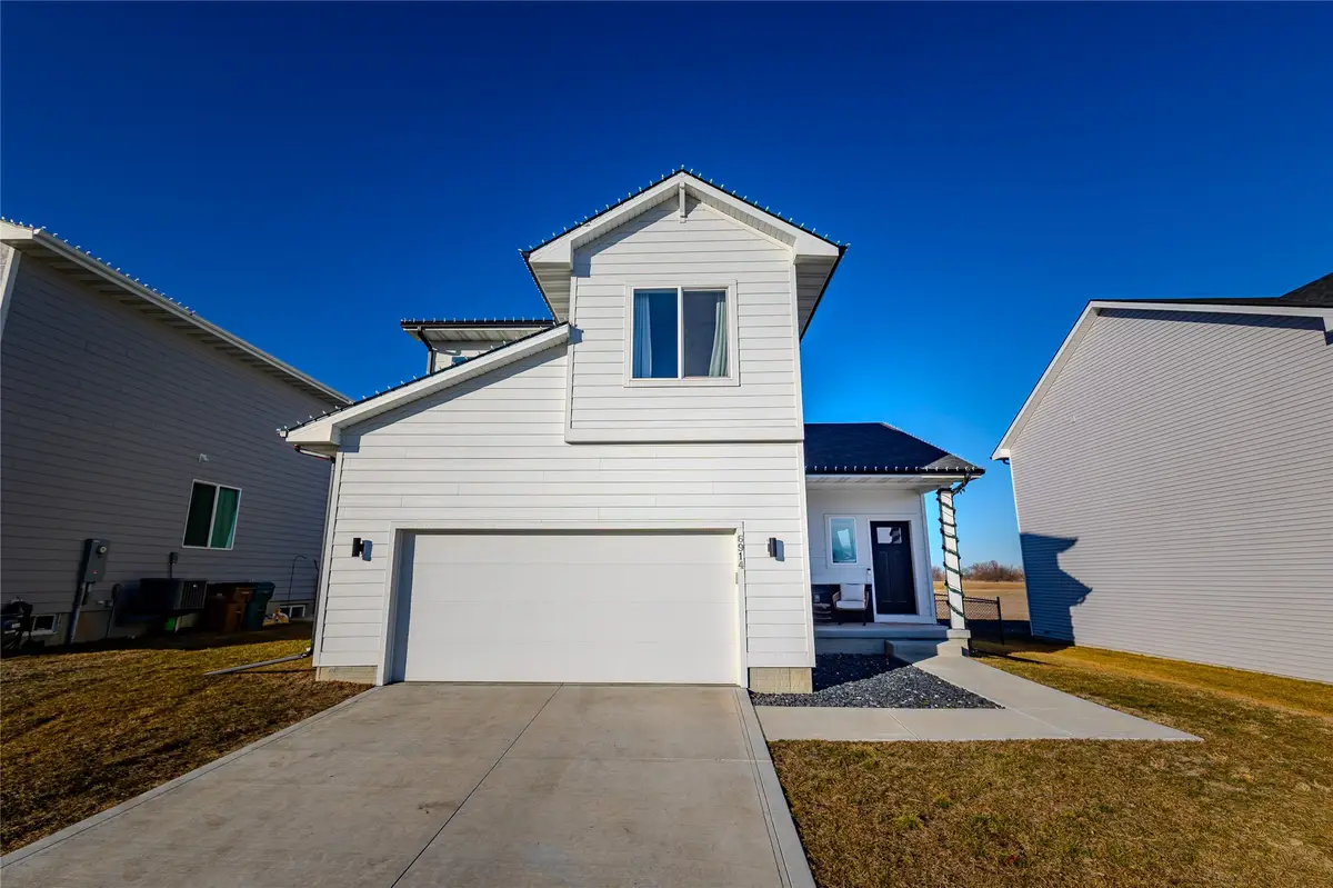 6914 SE 7th Avenue, Pleasant Hill, IA 50327 - Image #1