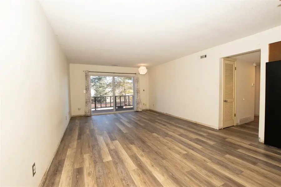 7815 Douglas Avenue #209, Urbandale, IA 50322 - Image #3