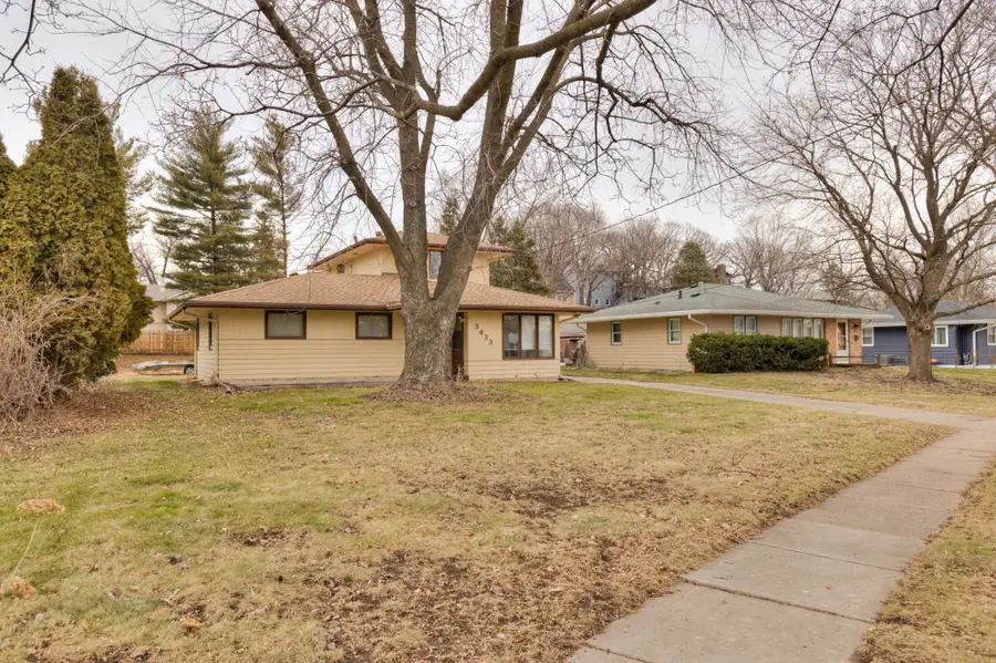 3433 Hillcrest Drive, Des Moines, IA 50310 - Image #3