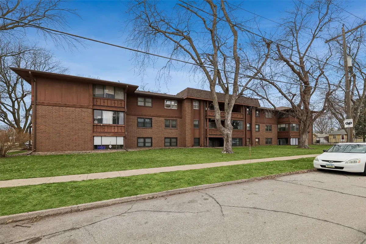 1900 50th Street #22, Des Moines, IA 50310 - Image #1