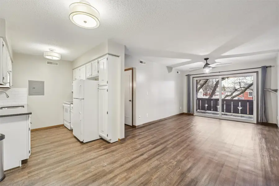 1900 50th Street #22, Des Moines, IA 50310 - Image #3