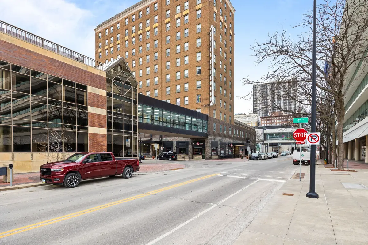 400 Walnut Street #903, Des Moines, IA 50309 - Image #1
