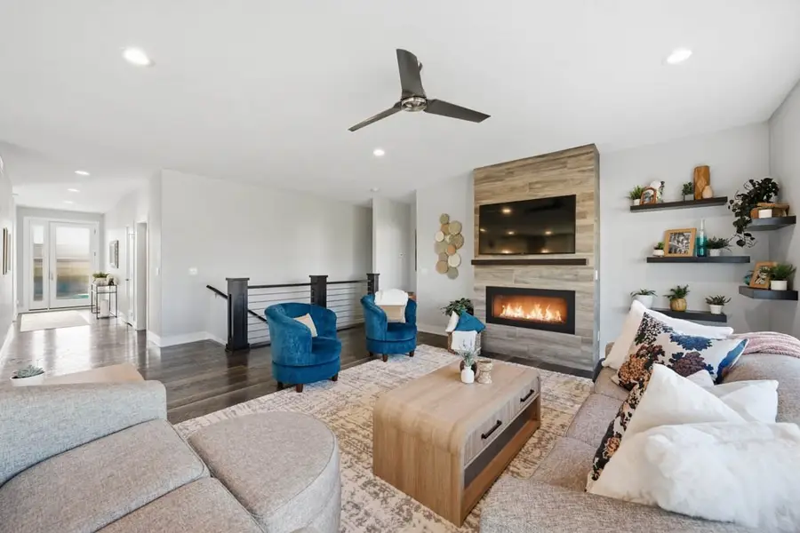 16333 Springbrook Trail, Urbandale, IA 50323 - Image #2