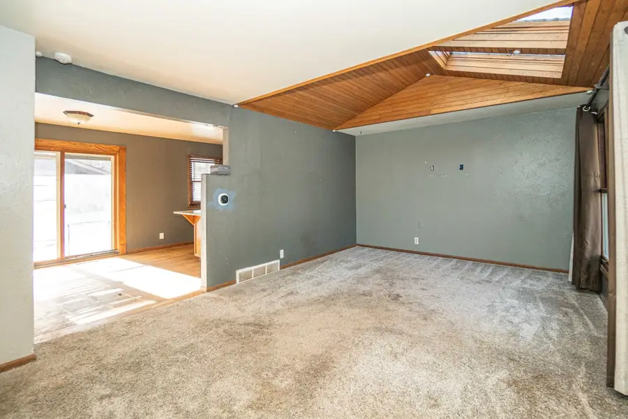 4650 NW Lovington Drive, Des Moines, IA 50310 - Image #3