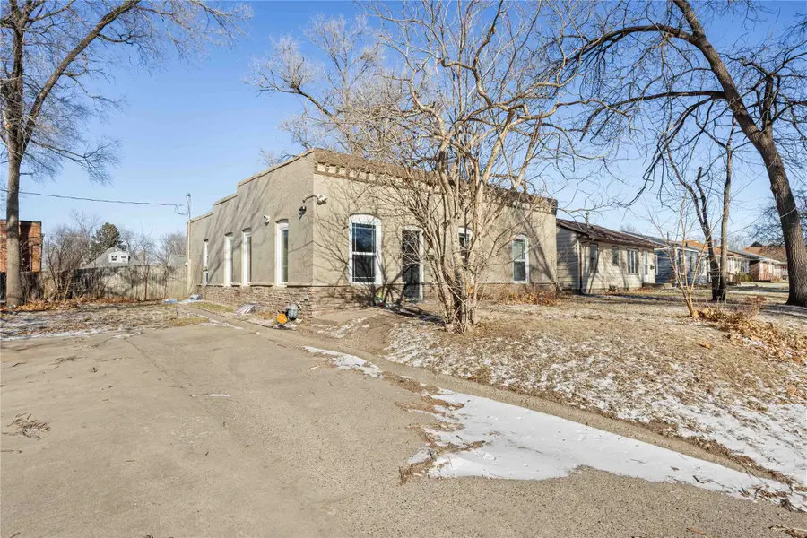 2406 Logan Avenue, Des Moines, IA 50317 - Image #2