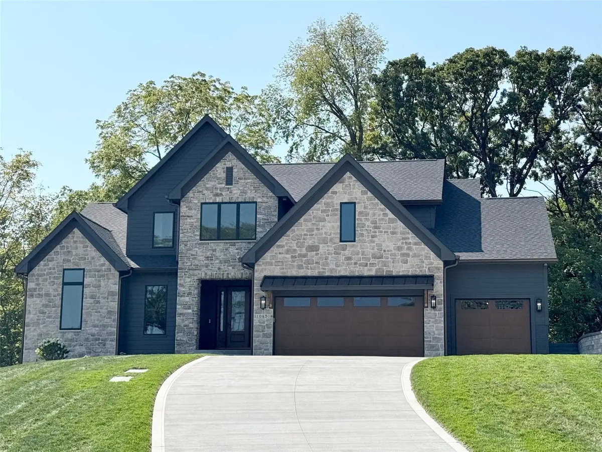 10430 Thorne Drive, West Des Moines, IA 50266 - Image #1