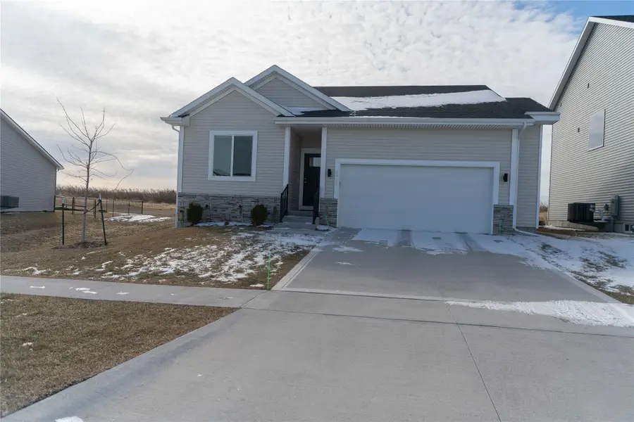 2925 Indigo Lane, Pella, IA 50219 - Image #2