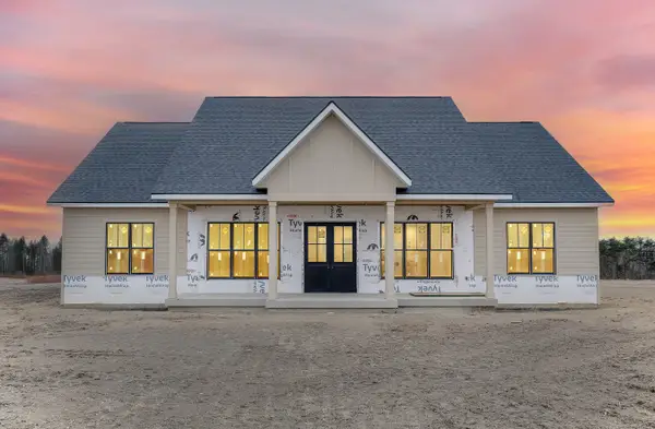 1886 Freesia Lane, Pella, IA 50219