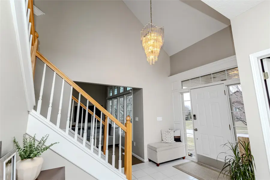 9717 Iltis Drive, Urbandale, IA 50322 - Image #3