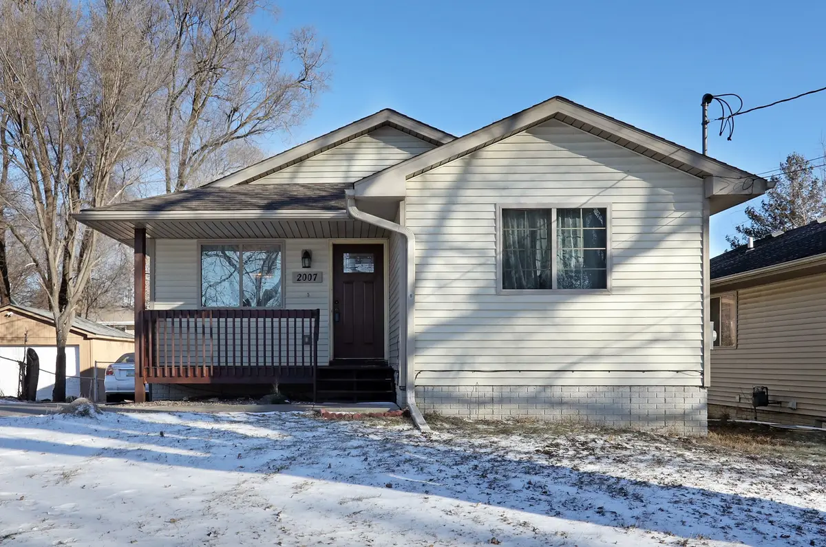 2007 E 40th Street, Des Moines, IA 50317 - Image #1