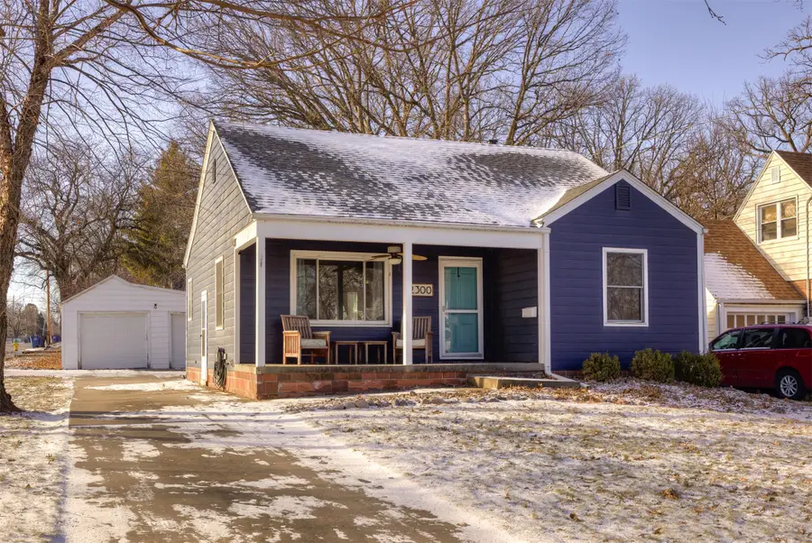 2300 33rd Street, Des Moines, IA 50310 - Image #2