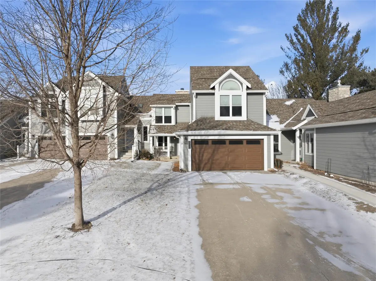 2536 Pine Circle, Urbandale, IA 50322 - Image #1