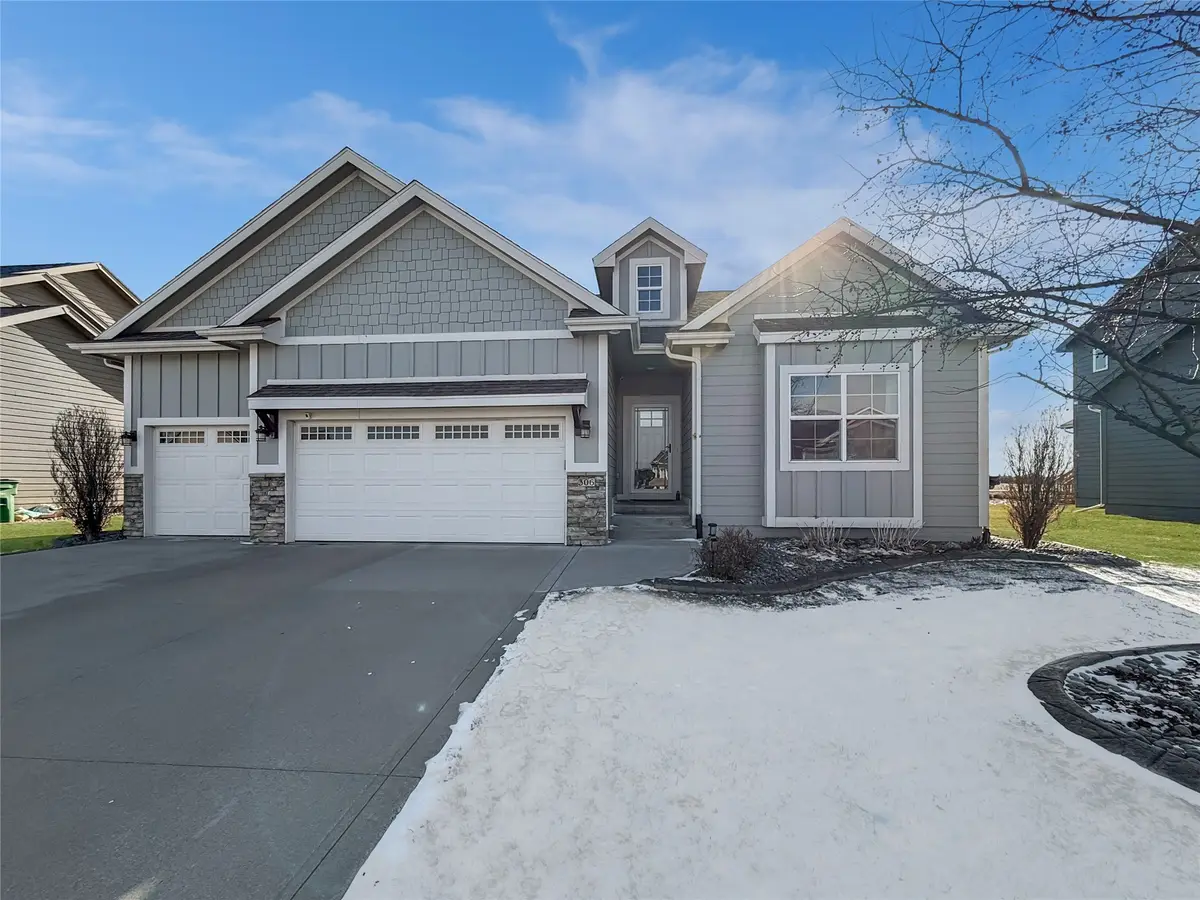 306 35th Street Se, Altoona, IA 50009 - Image #1
