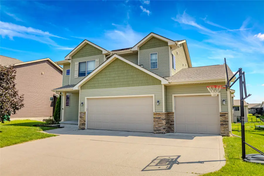 313 Aspen Drive Nw, Bondurant, IA 50035 - Image #2