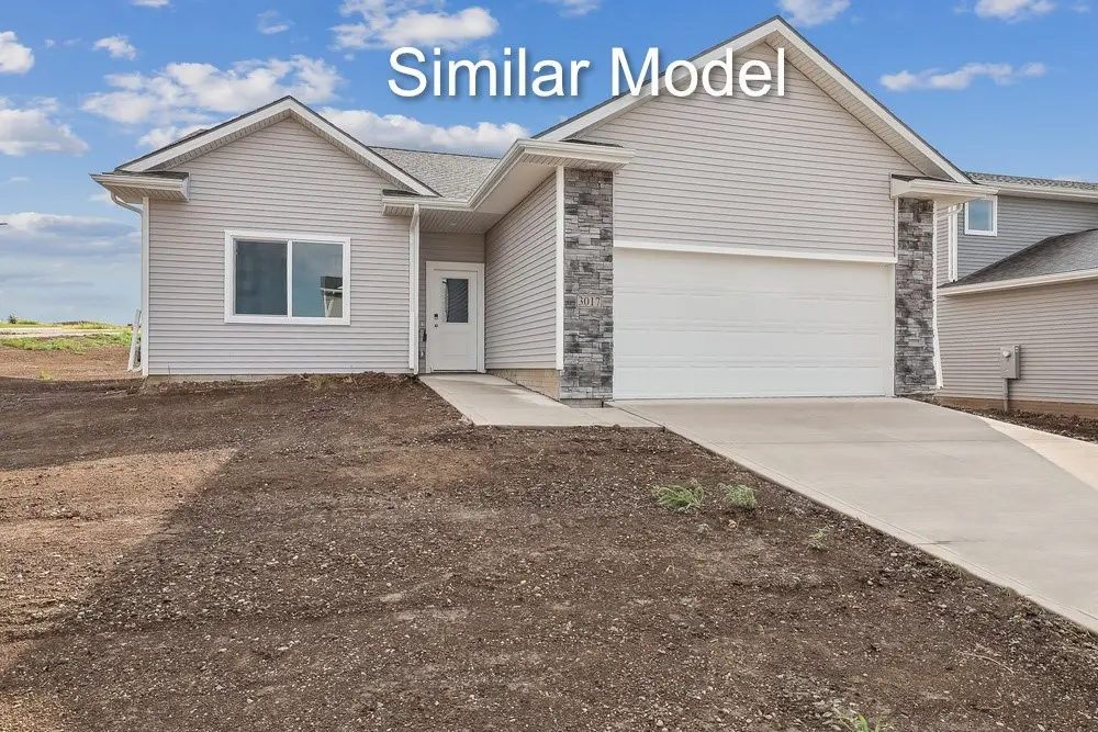 381 Napoli Avenue, West Des Moines, IA 50266 - Image #1