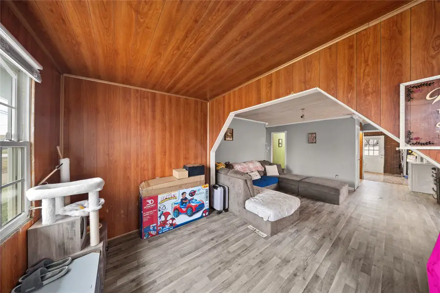 1411 Delaware Avenue, Des Moines, IA 50317 - Image #2