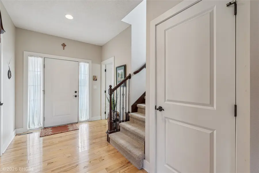 6824 Mark Twain Court, Johnston, IA 50131 - Image #2