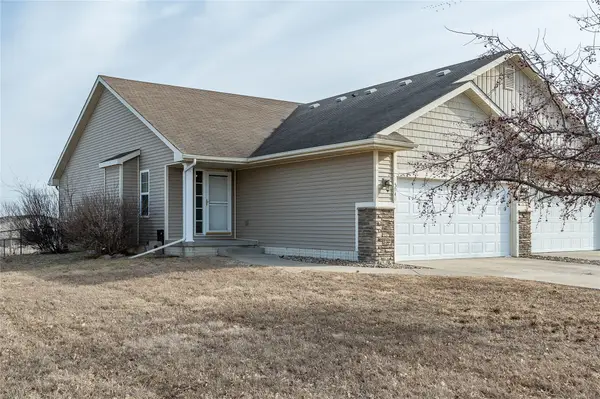 5949 NW 50th Street, Johnston, IA 50131