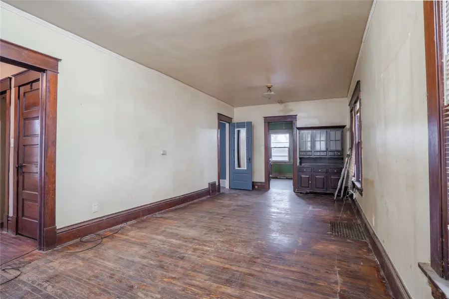 1339 E Sheridan Avenue, Des Moines, IA 50316 - #3