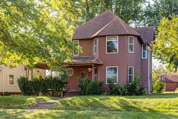 1913 Warford Street, Perry, IA 50220