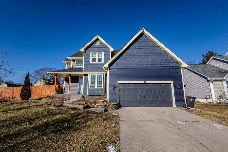 2600 E Leach Avenue, Des Moines, IA 50320 - #2