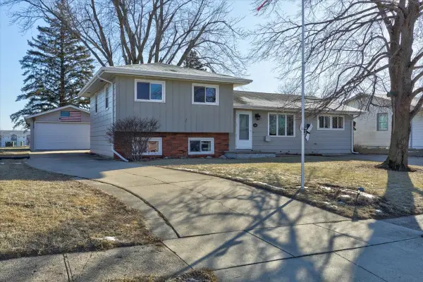 1418 Highview Drive, Perry, IA 50220