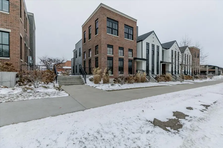 419 Main Street, Pella, IA 50219 - #2