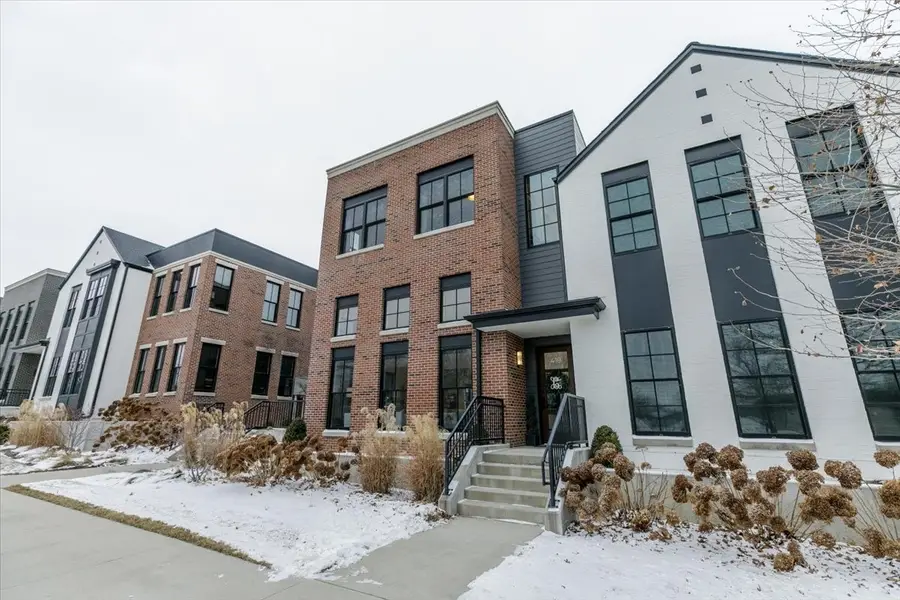 419 Main Street, Pella, IA 50219 - #3