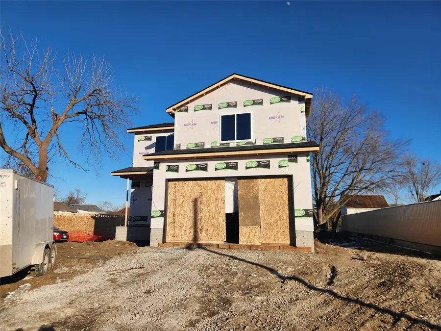 214 E 4th Street N, Newton, IA 50208 - Image #3