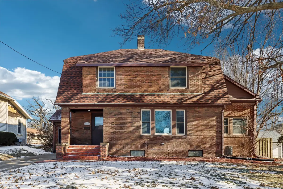 324 W 3rd Street S, Newton, IA 50208 - Image #1