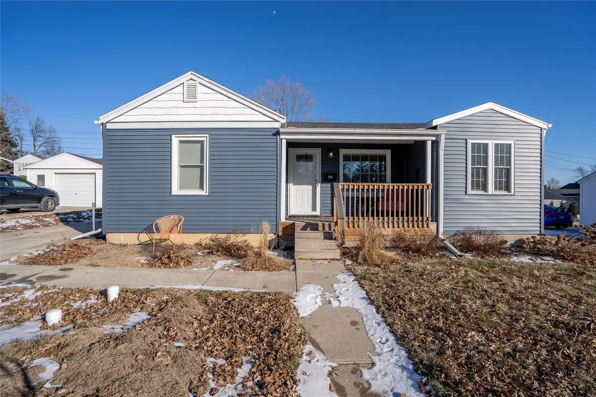 512 E 19th Street S, Newton, IA 50208 - Image #1