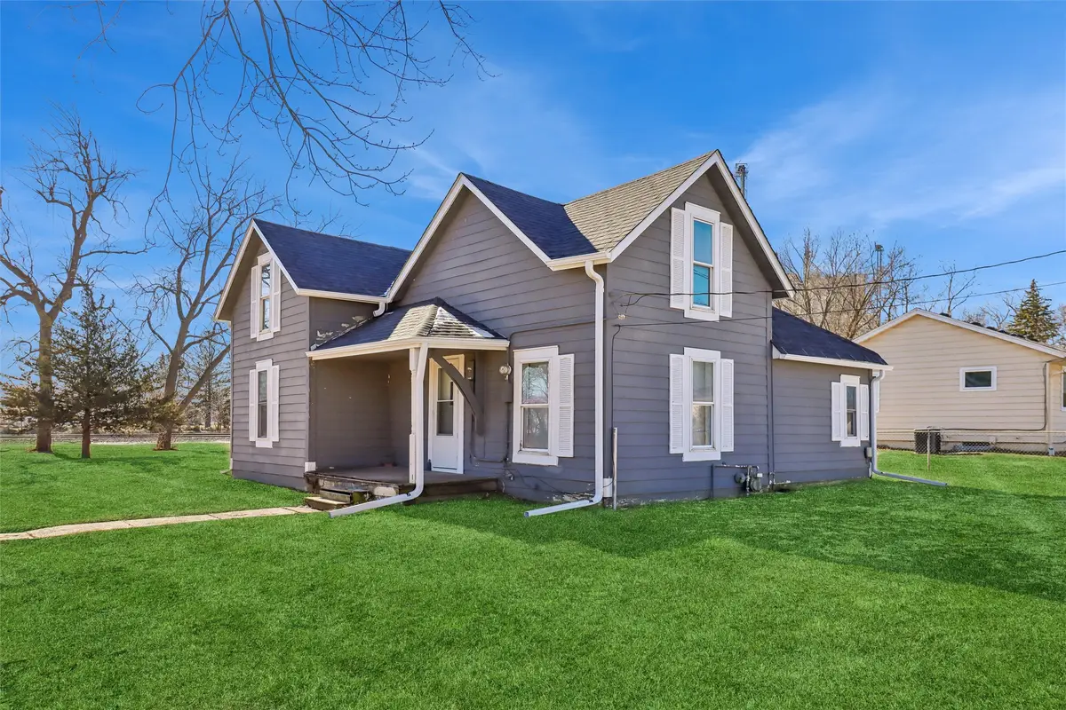 106 Arch Avenue Ne, Mitchellville, IA 50169 - Image #1