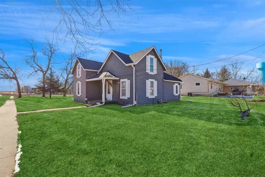 106 Arch Avenue Ne, Mitchellville, IA 50169 - Image #2