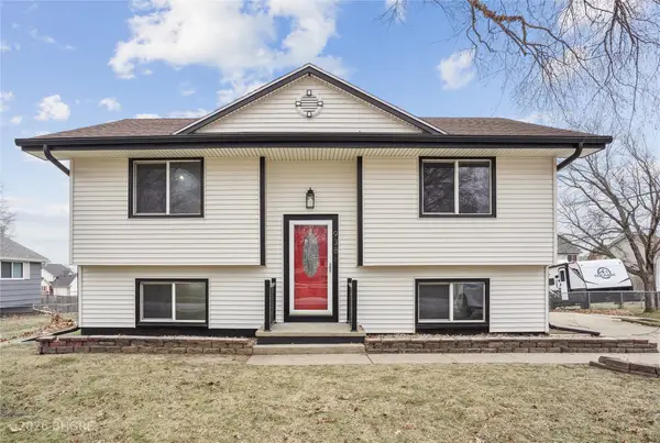 938 Cherry Parkway, Norwalk, IA 50211