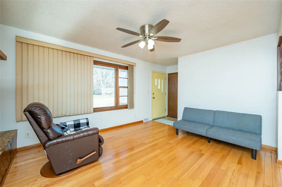 112 Rose Avenue, Des Moines, IA 50315 - Image #2