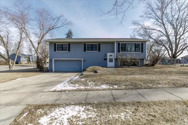 805 NW Beechwood Street, Ankeny, IA 50023