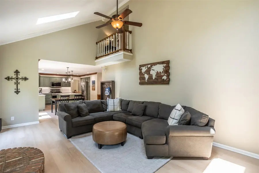 7108 Holcomb Avenue, Urbandale, IA 50322 - Image #3