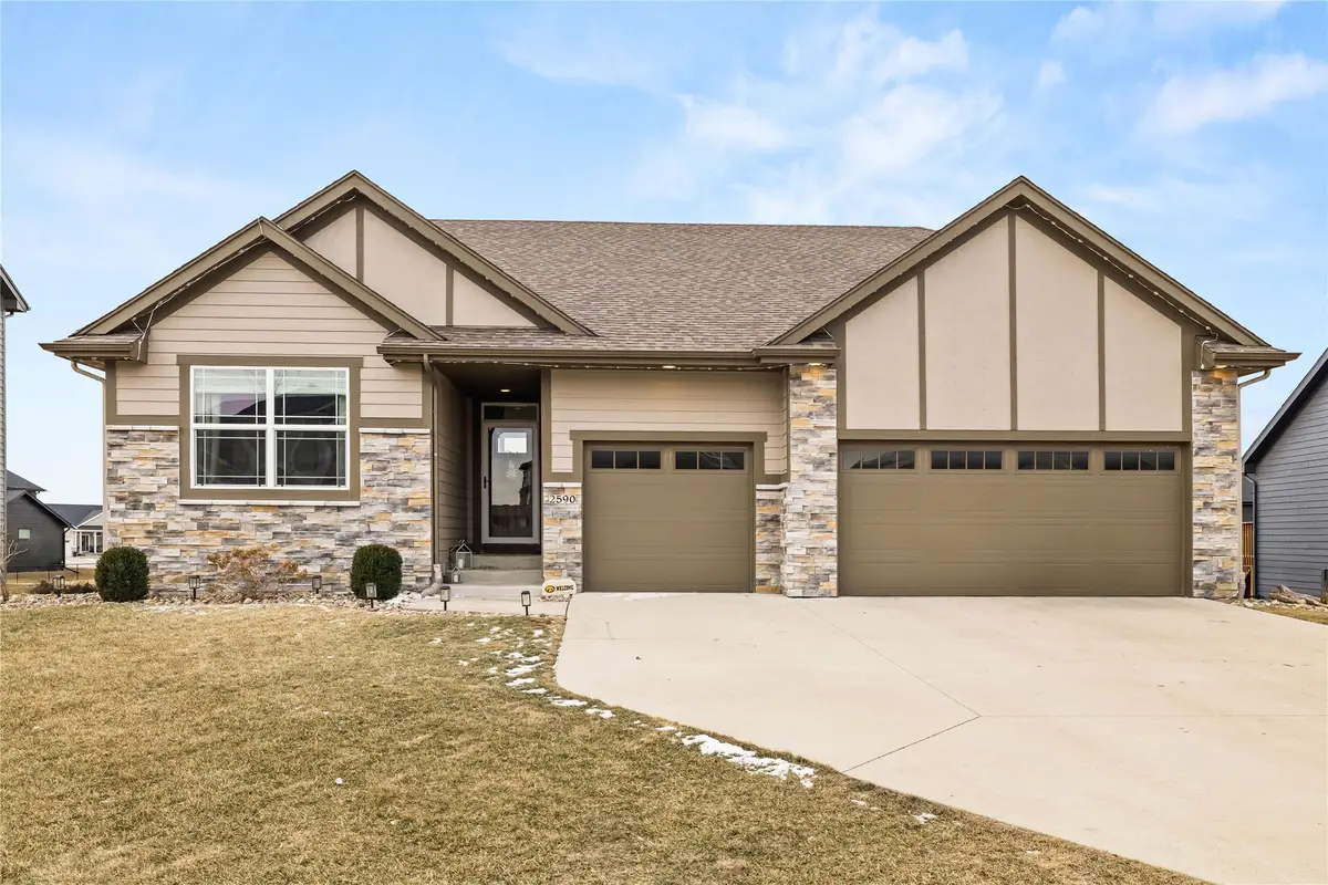 2590 SE Willowbrook Drive, Waukee, IA 50263 - Image #1
