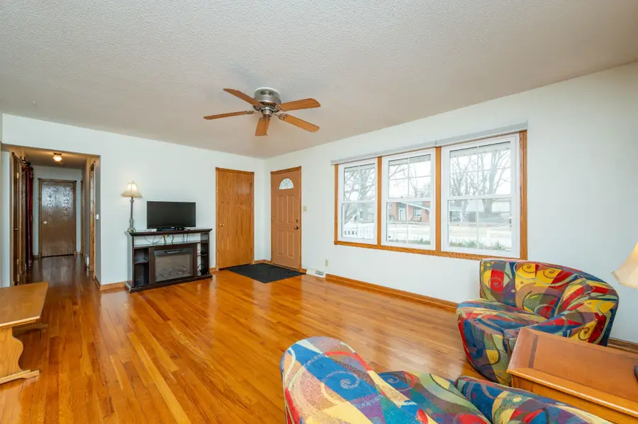 7737 Dellwood Drive, Urbandale, IA 50322 - Image #3