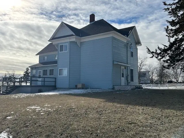 702 E Harrison Street, Toledo, IA 52342 - #2