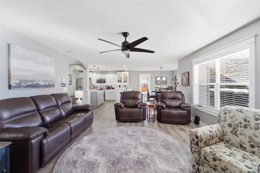 13010 Westbrook Drive, Urbandale, IA 50323 - Image #2